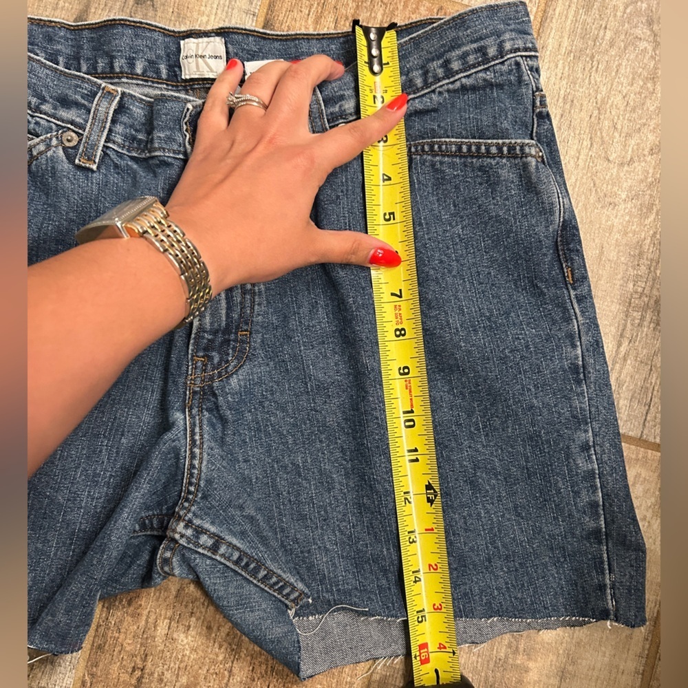 Vintage Calvin Klein Size 14 Denim Cut-Off Shorts - Picture 6 of 6